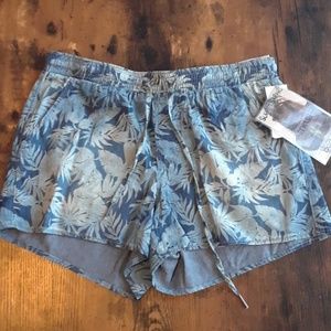 Surfing cut shorts